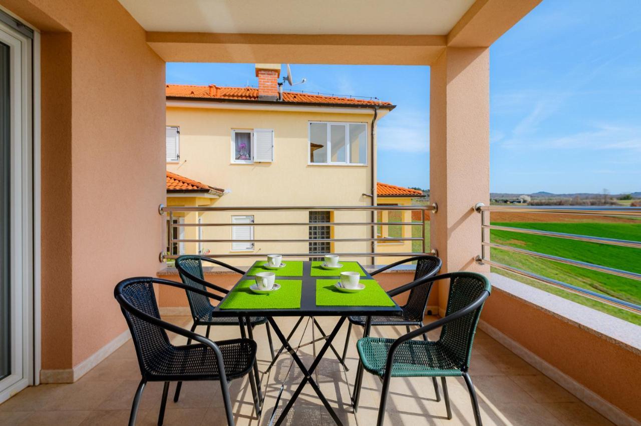 Stancija Amoroso Porec Apartments Eksteriør bilde